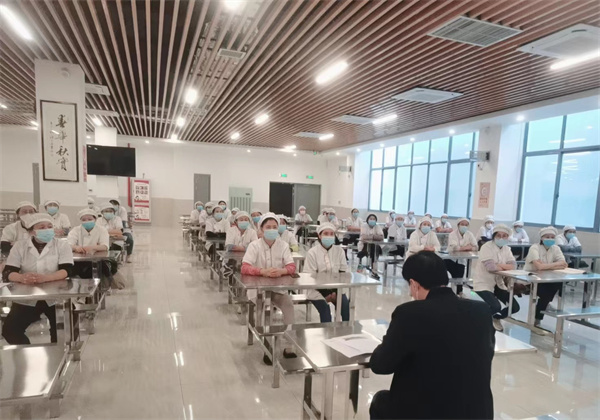 “疫”路护航   “食”刻站岗