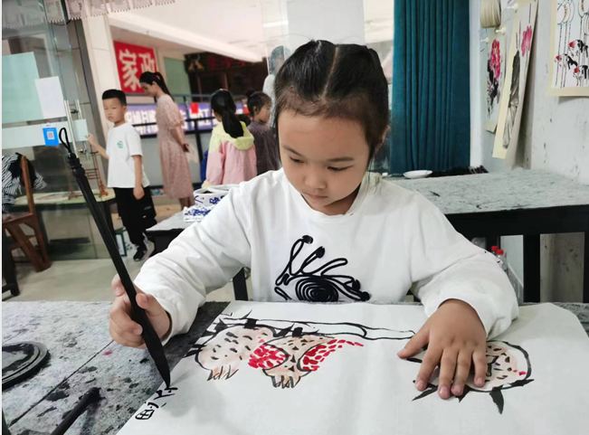 光荣的升旗手：一（9）班陈思含