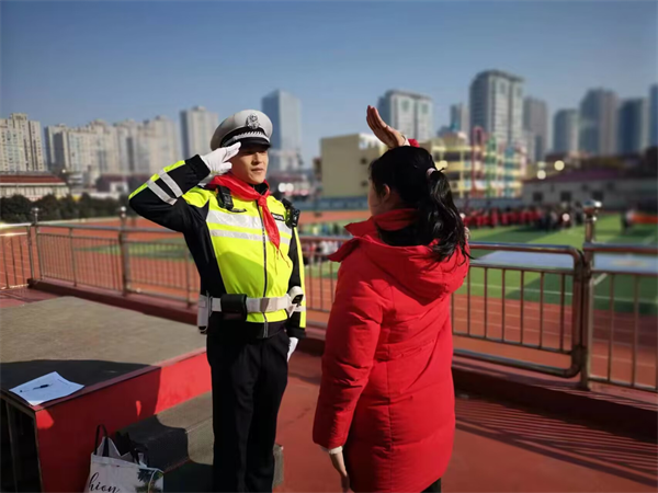 文明出行你我他   交通安全进万家