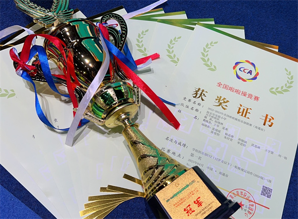 喜报！海安实小啦啦操队获得全国冠军