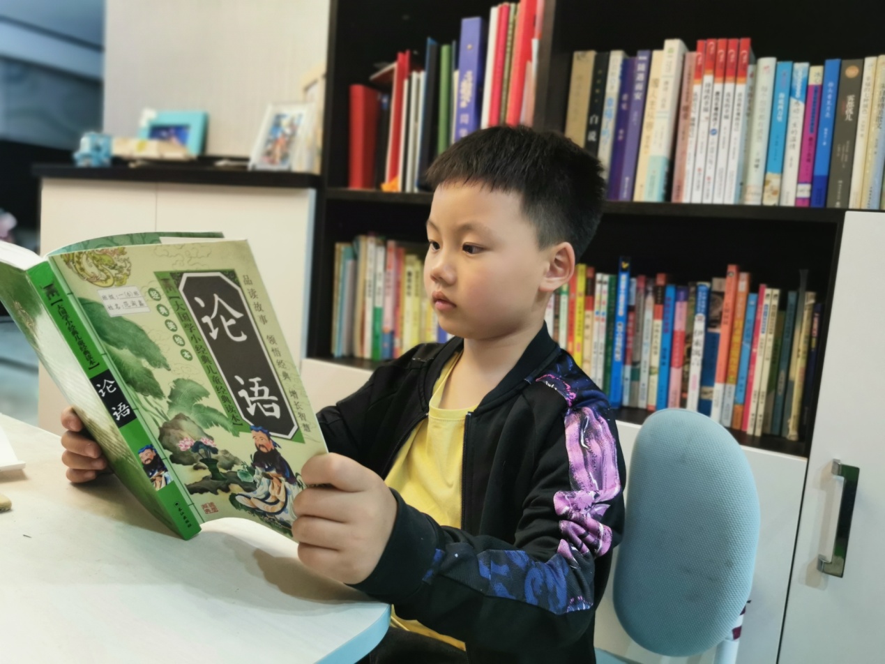 光荣的升旗手：一（7）预备中队贲逸帆