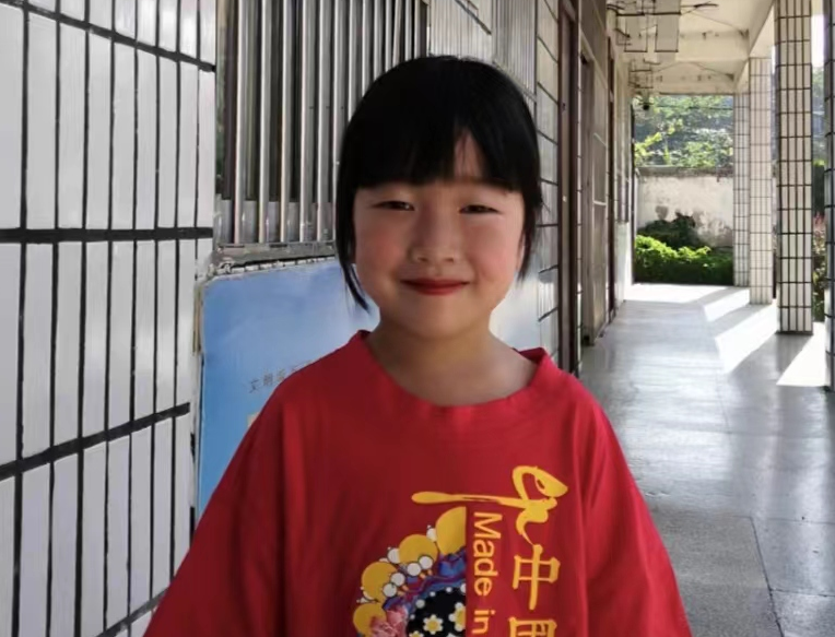 光荣的升旗手：一（9）预备中队吴思陈