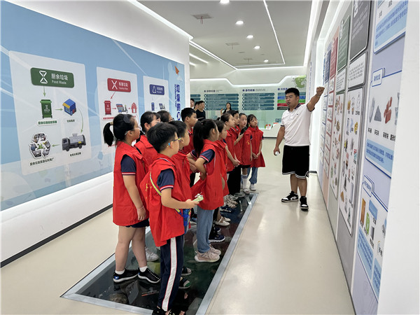 争做环保使者 共创生态文明