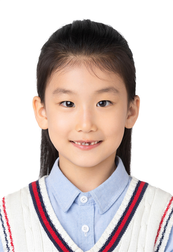 光荣的升旗手：一（17）班 孙翌萌