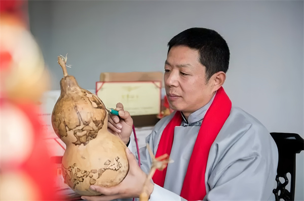 ​方寸葫芦烙乾坤  匠心传承润童心