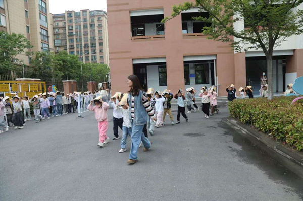 d4f385bf2e8545429e0920e3cdd79789.png