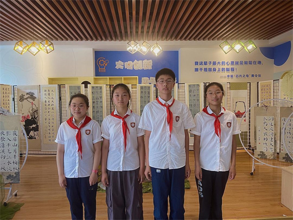 “四子书韵” 墨香浓，共生美育润校园​——“花漾未来，初心如光”六年级毕业书画展
