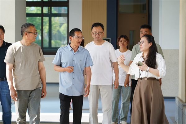 海青携手情谊浓，跟岗互学绽新芳