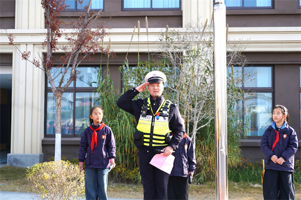 文明交通守规则，礼行天下护平安