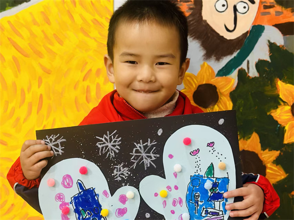 光荣的升旗手：一（2）班阙天一