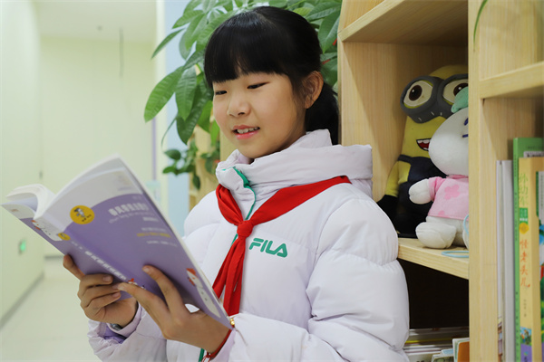 光荣的升旗手：五（21）中队徐荣优